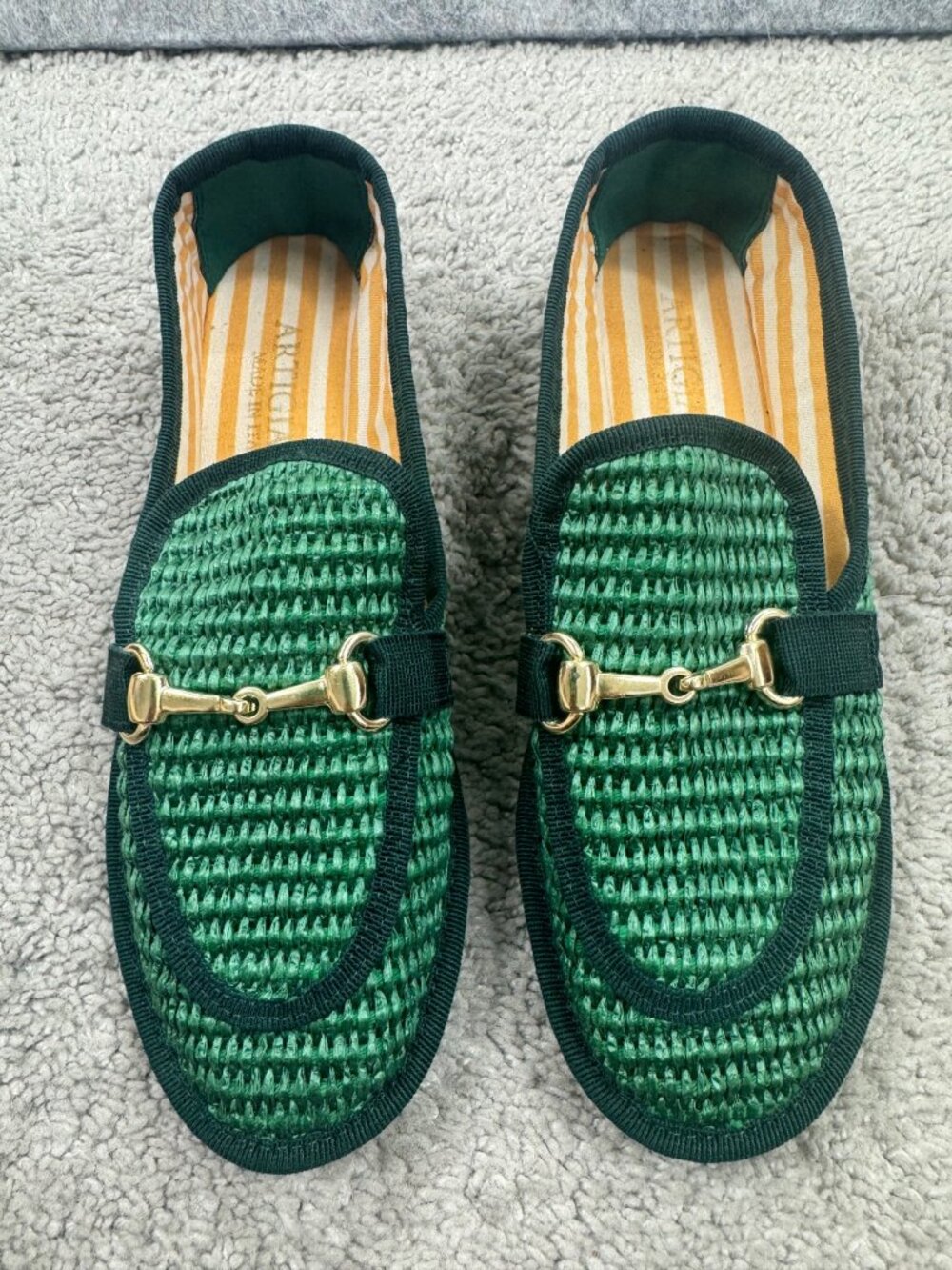Artigiano Italy Womens Green Loafers Sz 35 Gold Horsebit Handmade Knit Textured - Picture 2 of 14